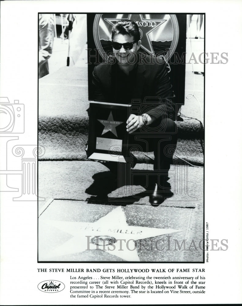 1987 Press Photo Steve Miller Band Gets Hollywood Walk Of Fame Star - cvp87418- Historic Images
