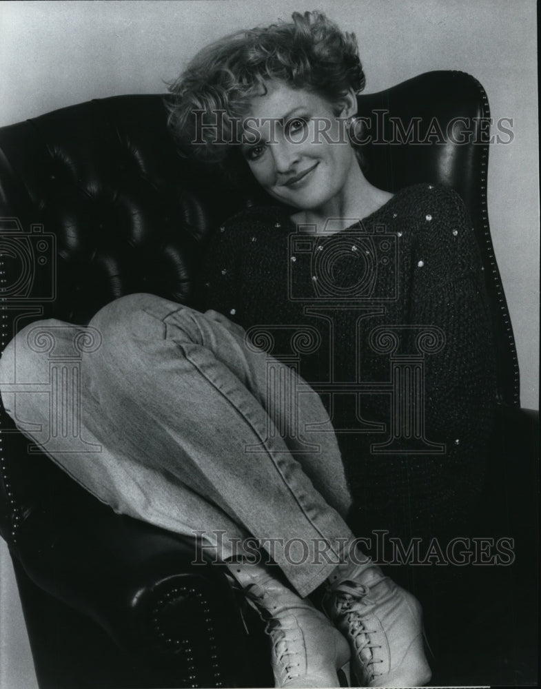 1986 Press Photo Christine Ebersole in The Cavanaughs. - cvp87723- Historic Images