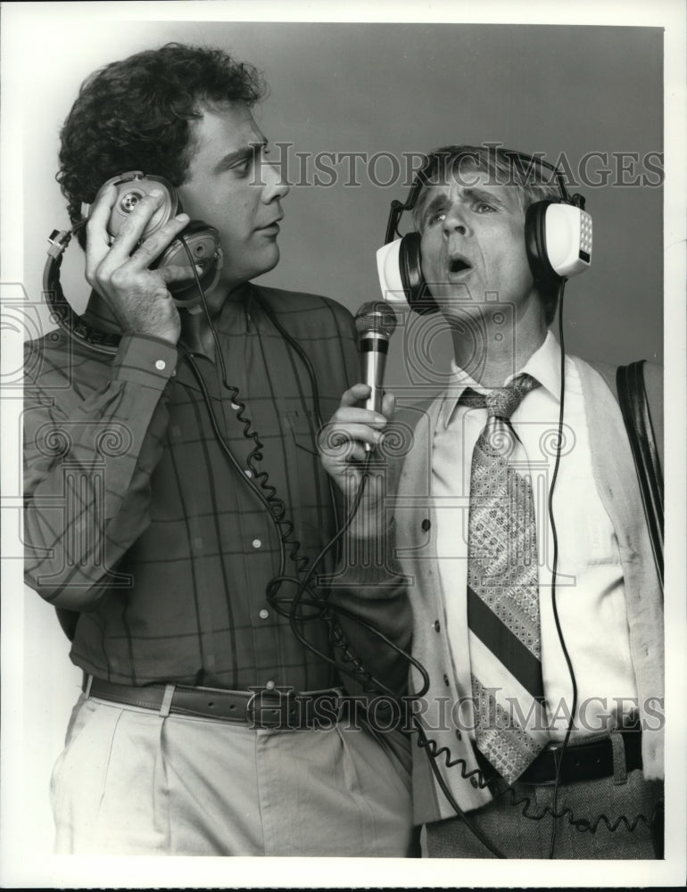 1988 Press Photo Brad Garrett and James Noble in First Impressions. - cvp87945- Historic Images