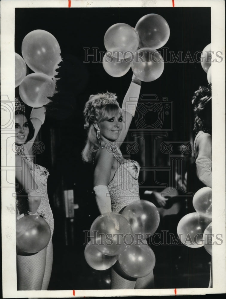 1973 Press Photo Kim Novak stars in &quot;Third Girl From The Left&quot; - cvp88645- Historic Images