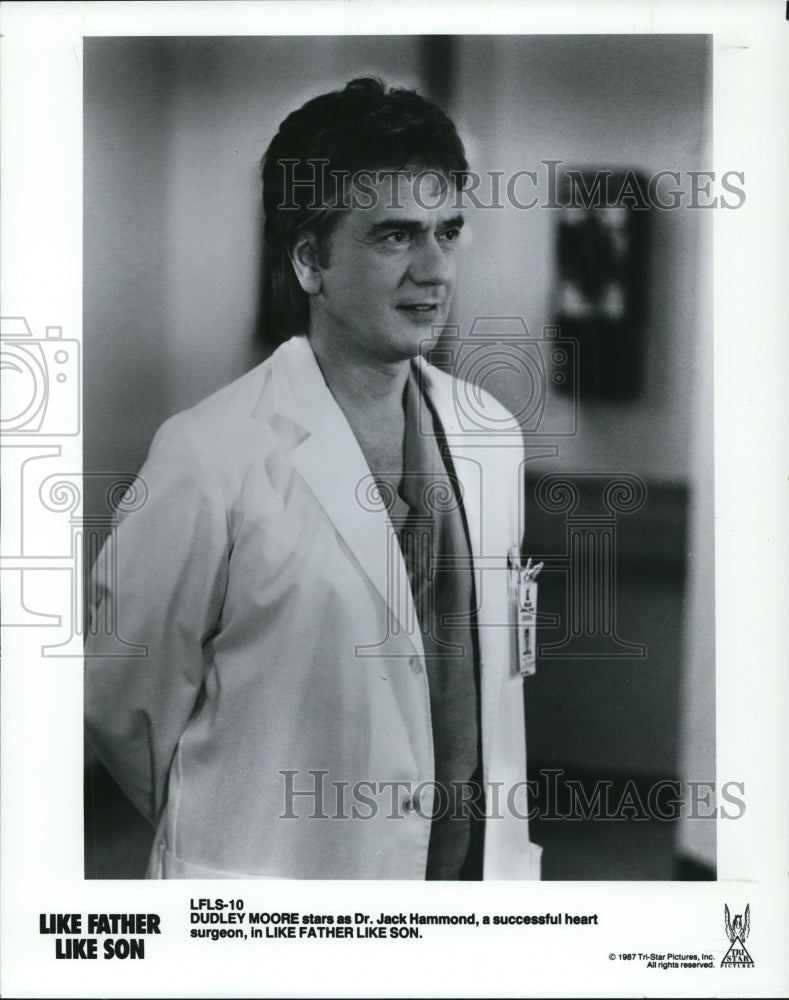 1987 Press Photo Dudley Moore as a successful surgeon in Like Father Like Son- Historic Images