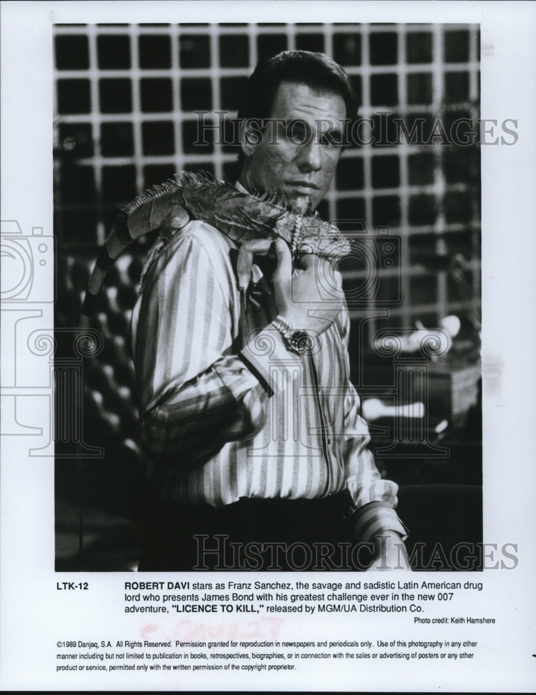1989 Press Photo Robert Davi as a drug lord in the movie "LICENSE TO KILL"- Historic Images