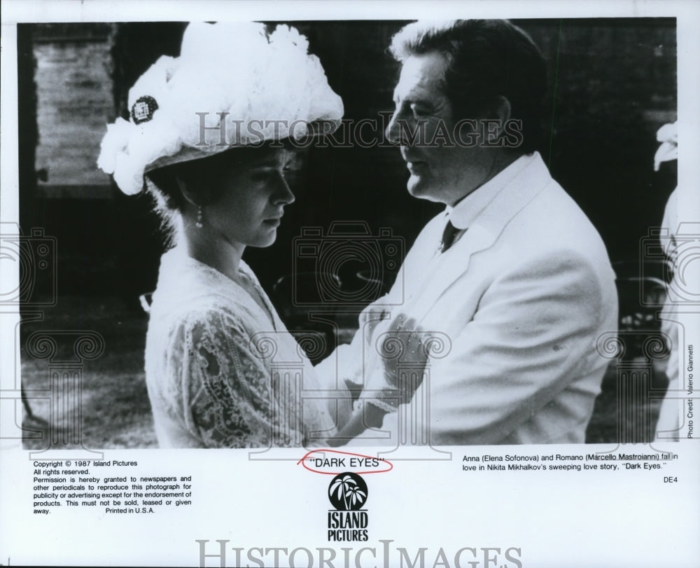 1987 Press Photo Elena Sofonova and Marcello Mastroianni in Dark Eyes- Historic Images