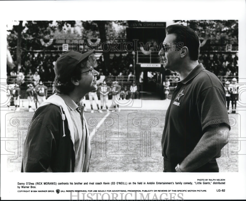 1995 Press Photo Rick Moranis and Ed O&#39;Neill in family comedy,&#39;Little Giants&quot;- Historic Images