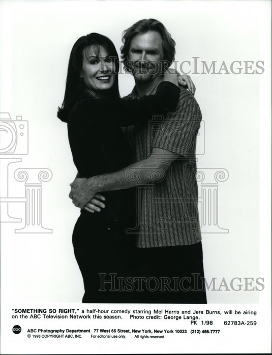 1998 Press Photo Mel Harris and Jere Burns stars in "SOMETHING SO RIGHT"- Historic Images