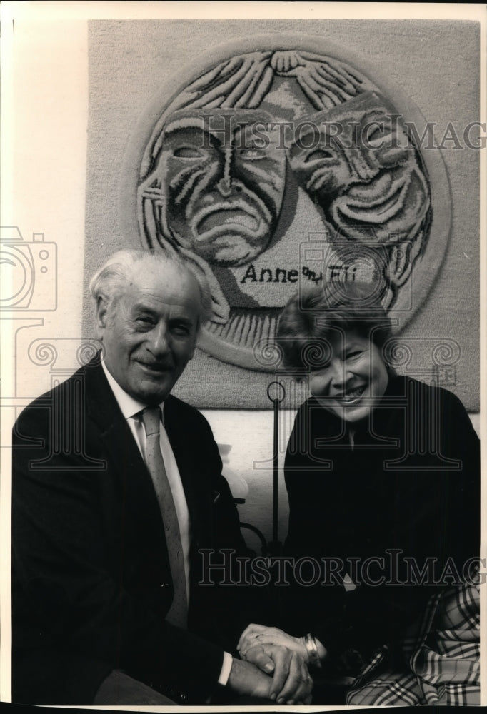 1989 Press Photo Eli Wallach and his wife Anne Jackson-Cafe Crown - cvp92386- Historic Images
