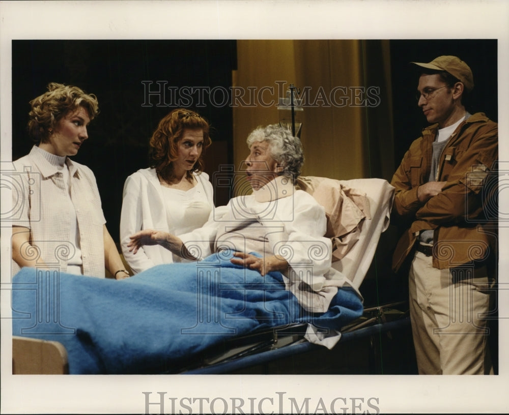 2001 Press Photo Susan Ericksen, Sue-Anne Morrow and Ann Guilbert in Jerusalem.- Historic Images