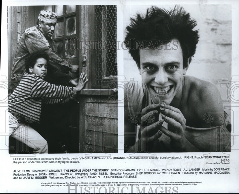 Load image into Gallery viewer, 1991 Press Photo Ving Rhames and Brandon Adams in The People Under the Stairs.
