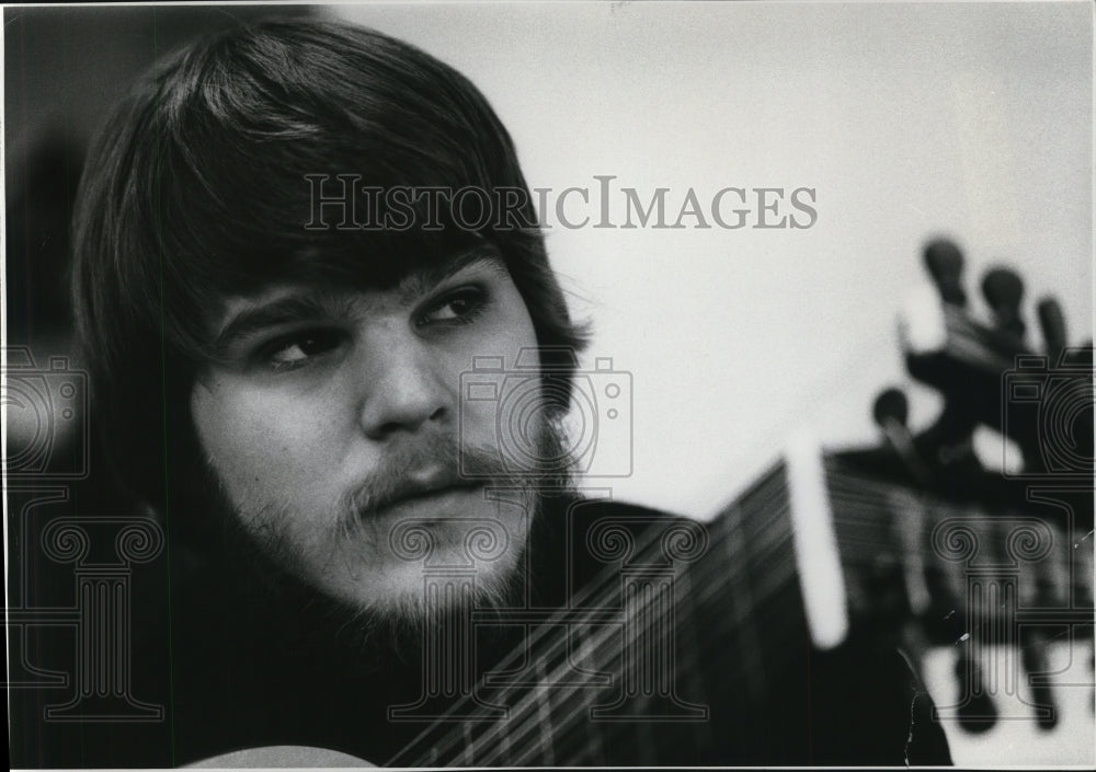 1977 Press Photo Musician and lutenist Paul O&#39;Dette - cvp93560- Historic Images