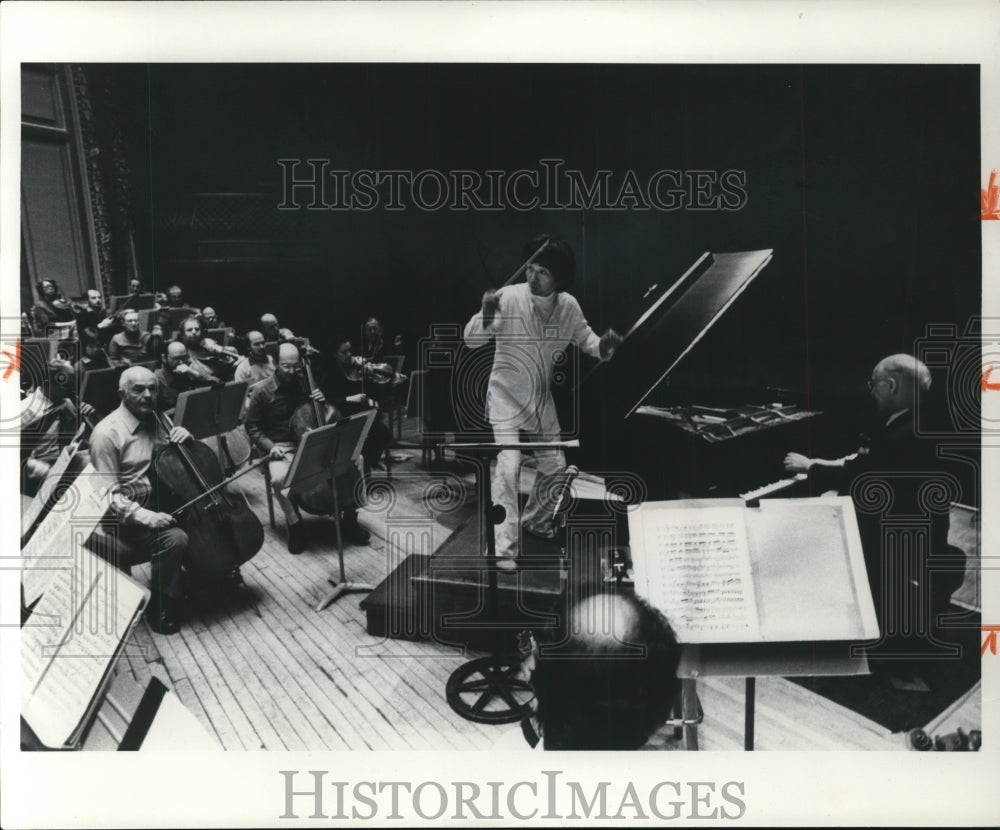 1981 Press Photo Japanese conductor Seiji Ozawa - cvp93567- Historic Images