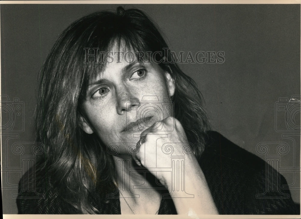 1989 Press Photo Actress Cindy Pickett stars in I Know My First Name is Steven.- Historic Images