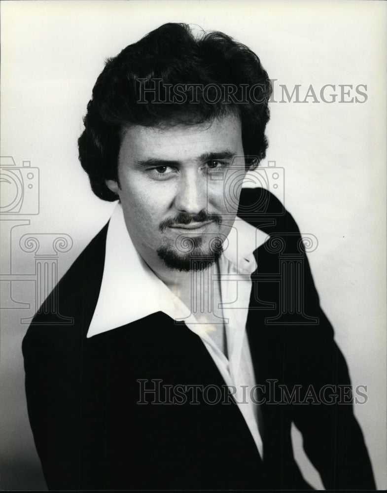 1982 Press Photo Jeffrey Wells in The Fantasticks. - cvp94266- Historic Images
