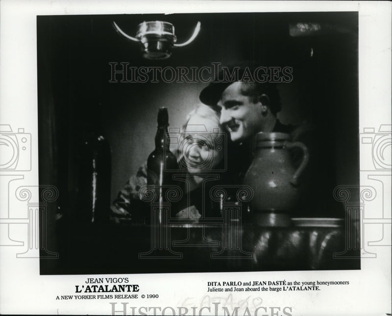 Load image into Gallery viewer, 1990 Press Photo Dita Parlo and Jean Daste in L'Atalante. - cvp94350
