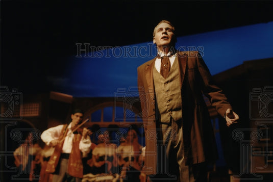 Press Photo Sari-Lucas Meachem - cvp95206- Historic Images