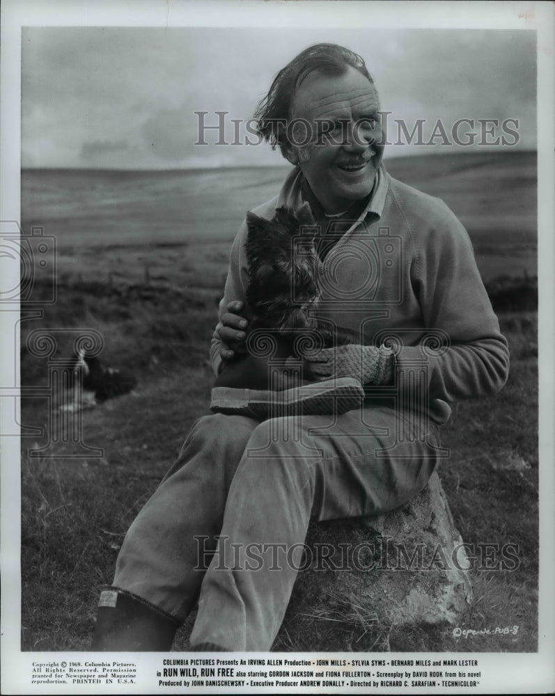 1969 Press Photo John Mills in one of his movies &quot;RUN WILD, RUN FREE&quot;- Historic Images