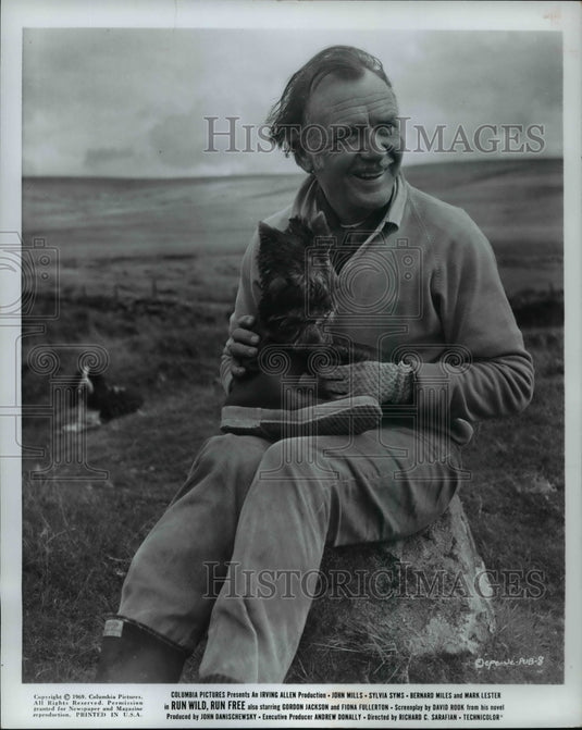 1969 Press Photo John Mills in one of his movies "RUN WILD, RUN FREE"- Historic Images