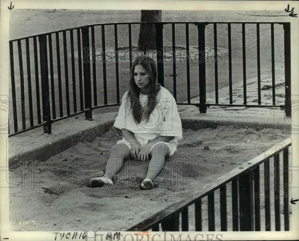 1973 Press Photo Up The Sandbox-Barbra Streisand - cvp96084