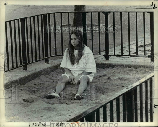 1973 Press Photo Up The Sandbox-Barbra Streisand - cvp96084