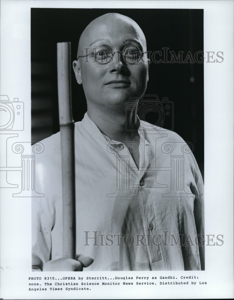 1981 Press Photo Douglas Perry as Gandhi. - cvp96998- Historic Images