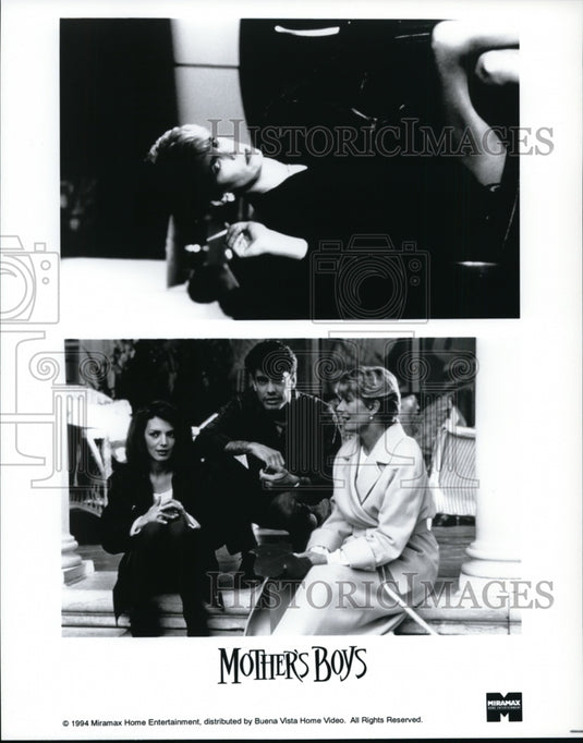 1994 Press Photo Jamie Lee Curtis and Joanne Whalley in Mother's Boys.- Historic Images