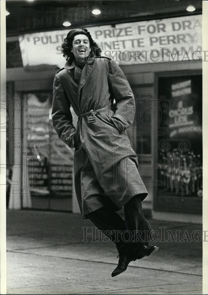 1980 Press Photo A Day In Hollywood play director Tommy Tune - cvp97808- Historic Images