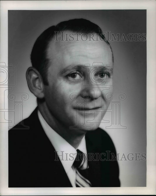 1971 Press Photo Jack Smallwood, Buyer The Sherwin-Williams Co. - cvp98434- Historic Images