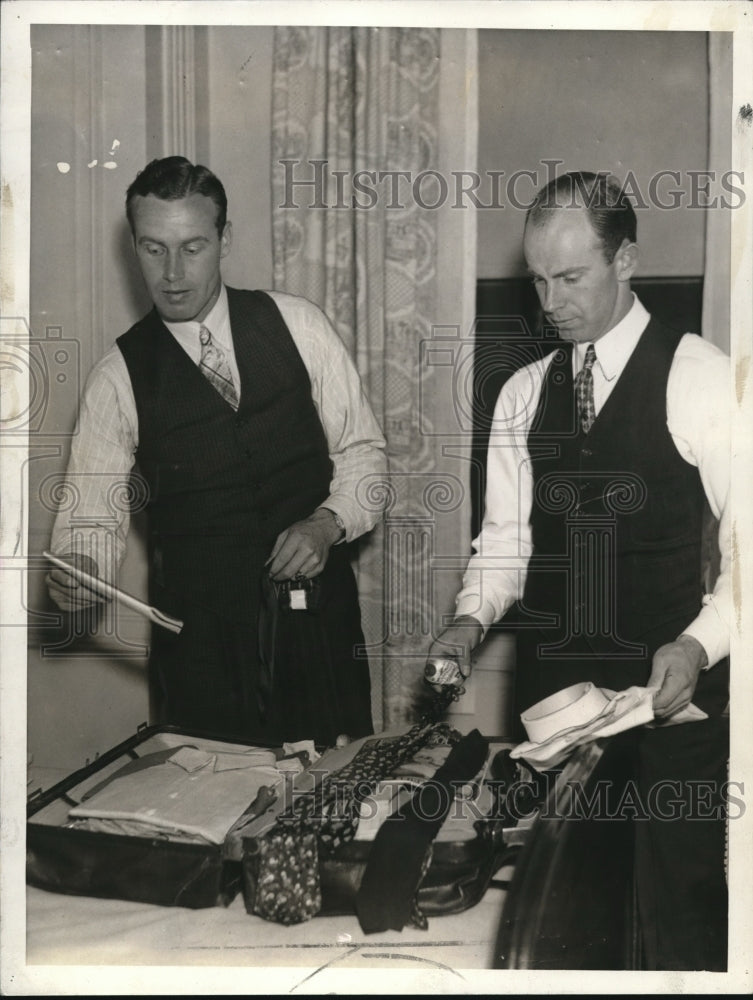 1936 Press Photo Wes and Rick Ferrell of Red Sox Unpacking- Historic Images