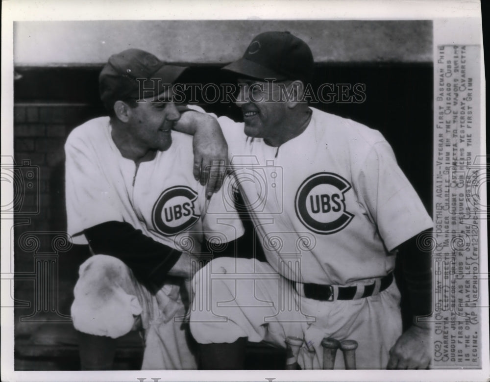 1944 Press Photo Phil Cavaretta Greets Manager Charlie Grimm in Cub Dugout- Historic Images