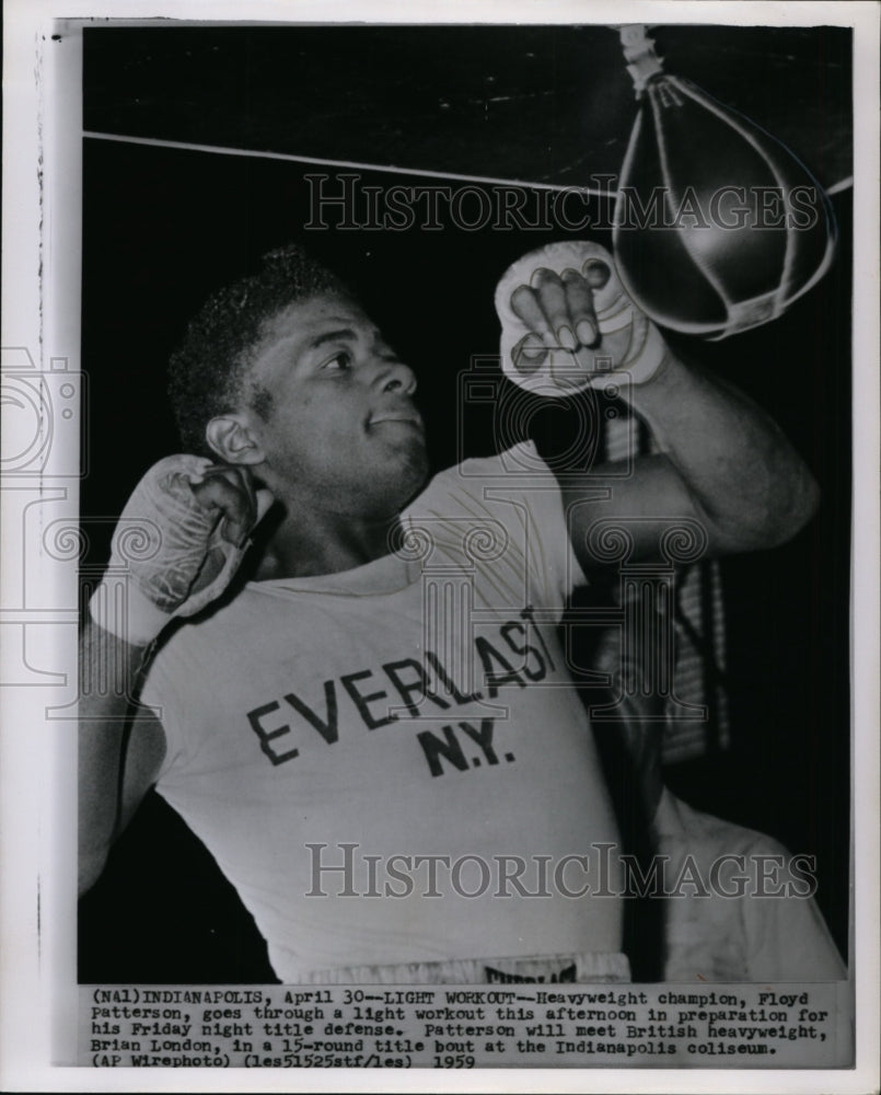 1959 Press Photo Boxer Floyd Patterson Prepares for Brian London Bout- Historic Images