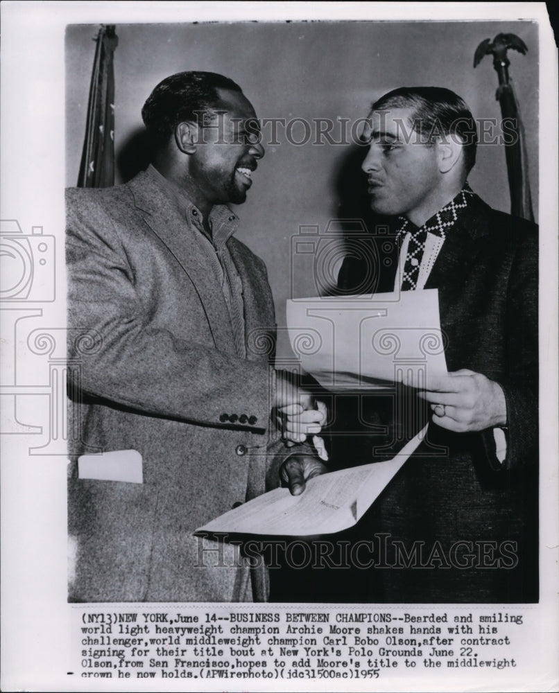 1955 Press Photo Archie Moore Shakes Hands with Carl Bobo Olson Sign for Bout- Historic Images