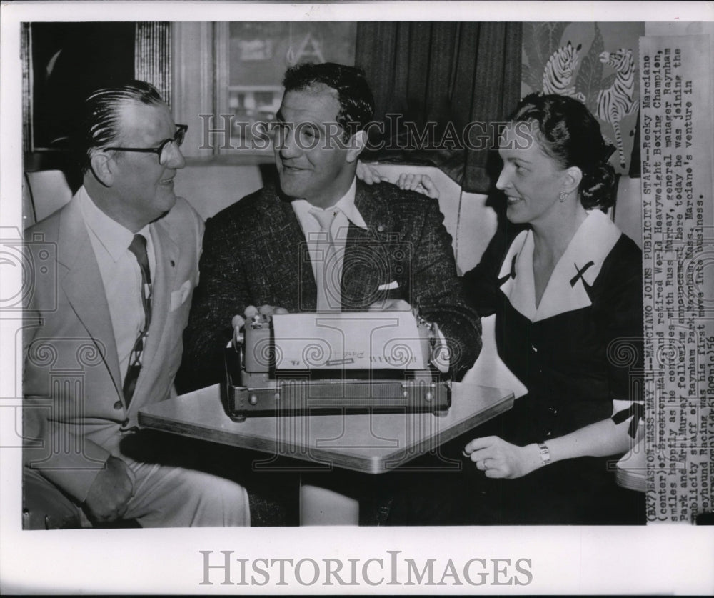 1956 Press Photo Retired Boxer Rocky Marciano Talks with Russ Murray and Wife- Historic Images