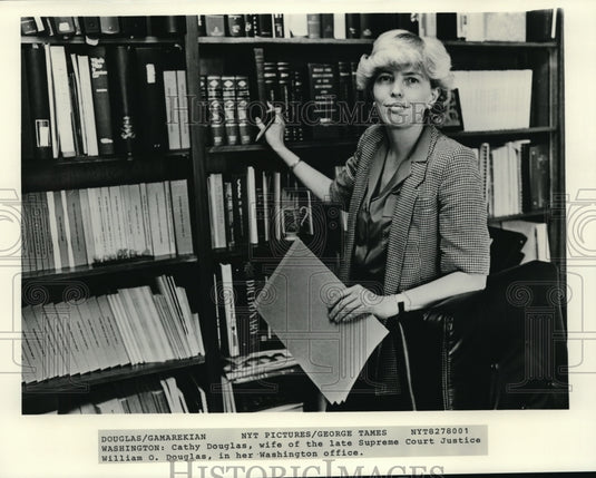 1980 Press Photo Cathy Douglas, wife of the late Supreme Court Justice William- Historic Images
