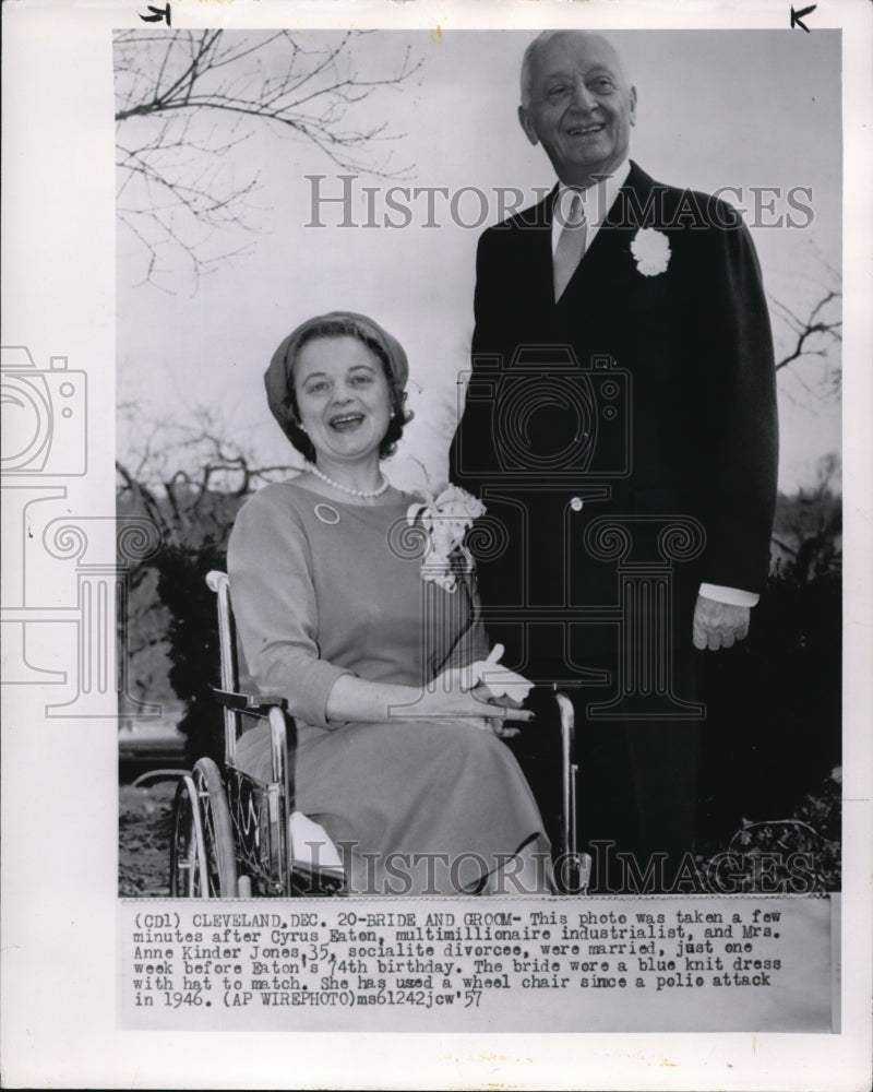 1985 Press Photo Millionaire Cyrus Eaton with her new wife Anne Kinder Jones- Historic Images