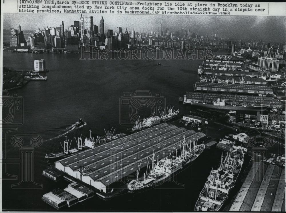 1968 Press Photo Freighters in Brooklyn as striking longshoremen tied up NYC- Historic Images