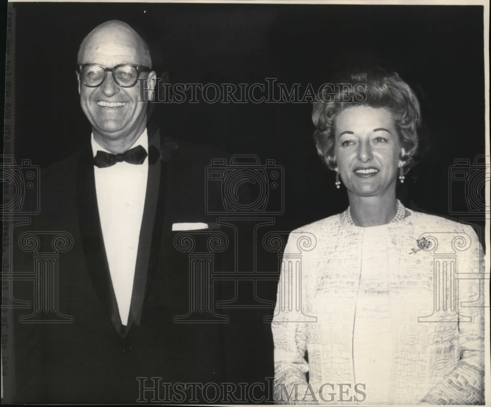 1969 Press Photo James Roosevelt and his wife Gladys at Hollywood, Calif.- Historic Images