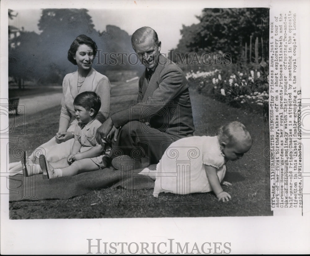 1951 Press Photo Princess Elizabeth, Prince Charles and Princess Anne in London.- Historic Images