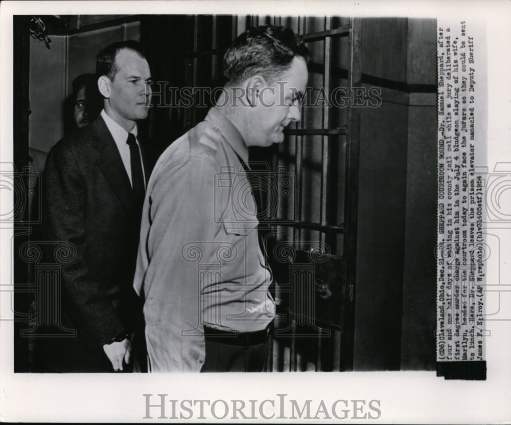 1955 Press Photo Dr Samuel Sheppard and Deputy Sheriff James Kilroy - cvw15271- Historic Images
