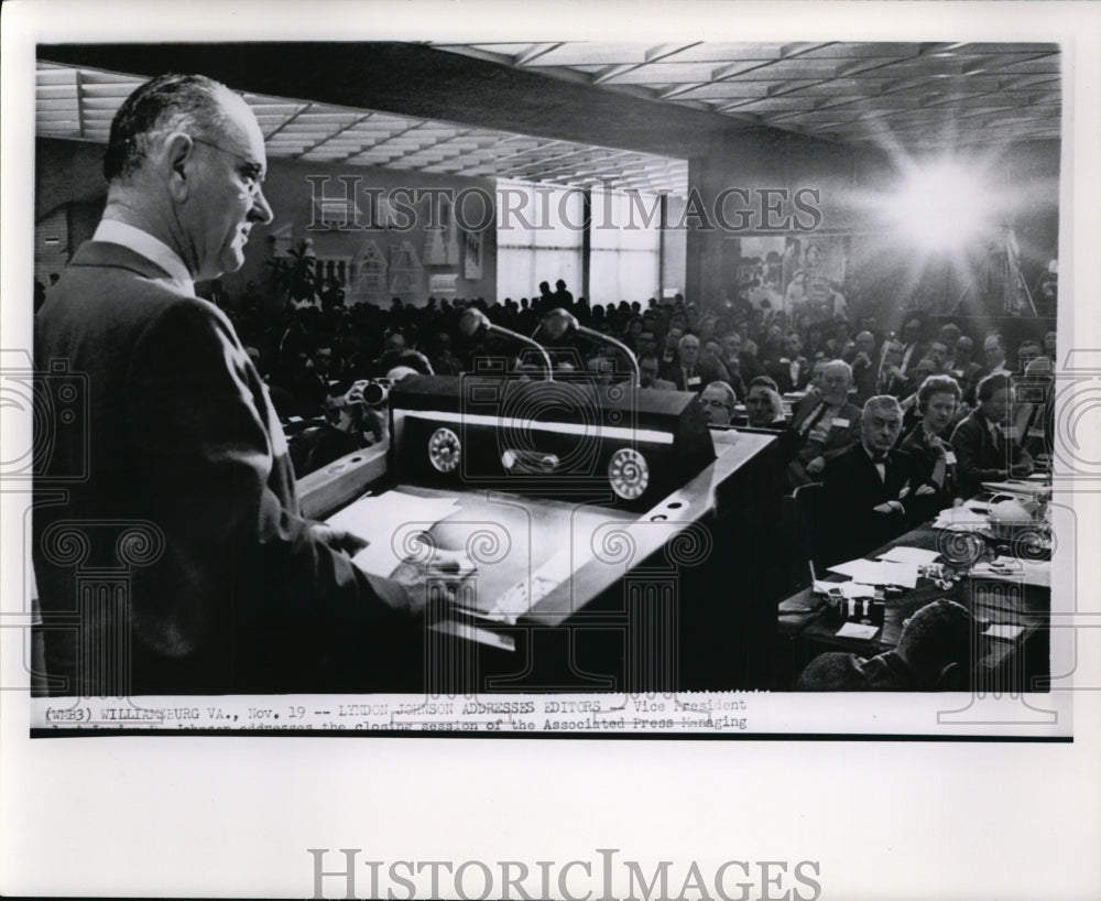 1960 Press Photo Vice President Lyndon Johnson addresses the crowd - cvw15344- Historic Images