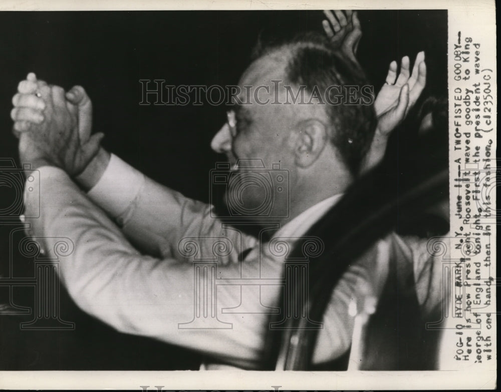 Press Photo Pres. Franklin Roosevelt&#39;s two-fisted goodbye style - cvw15431- Historic Images