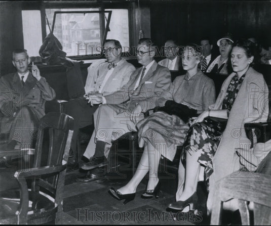 1955 Press Photo Dr. Richard M Sheppard and family in a courtroom for an appeal- Historic Images