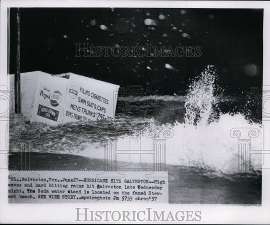 1957 Press Photo Soda water stand floats in water during hurricane in Galveston- Historic Images