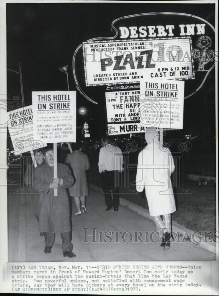 1970 Press Photo Strikes-1970-Las Vegas, Nevada, Strip Strike Begins with Hughes- Historic Images