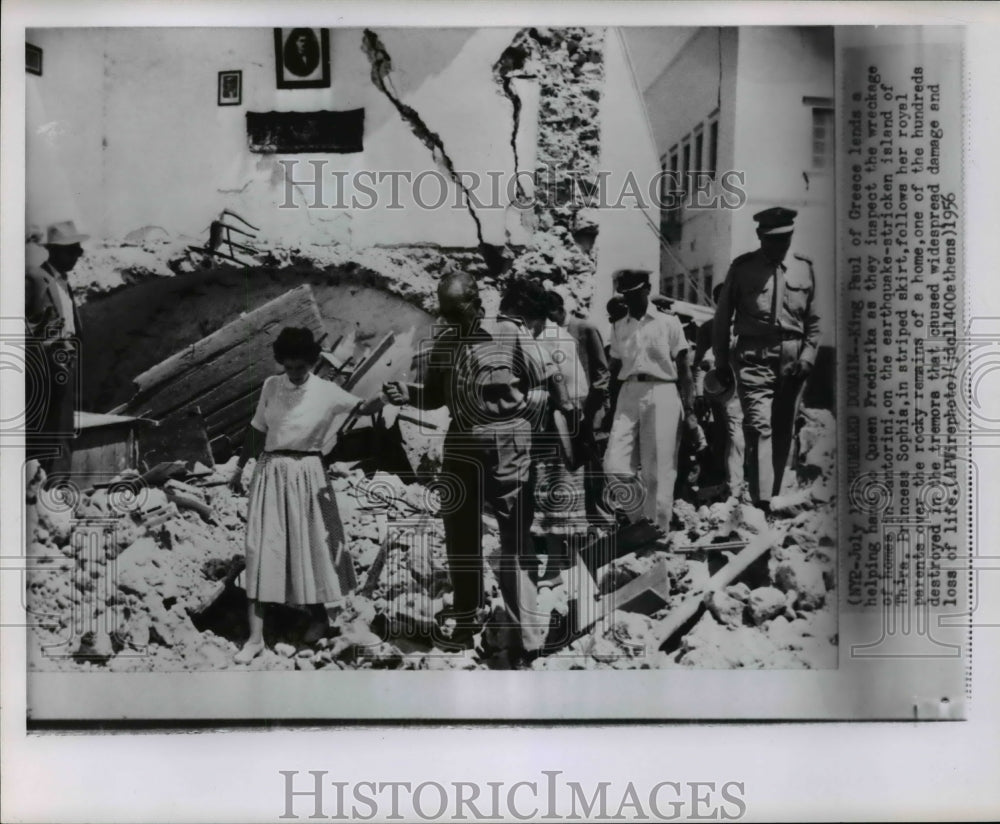 1956 Press Photo King Paul and Queen Frederika helps the victims of earthquake- Historic Images