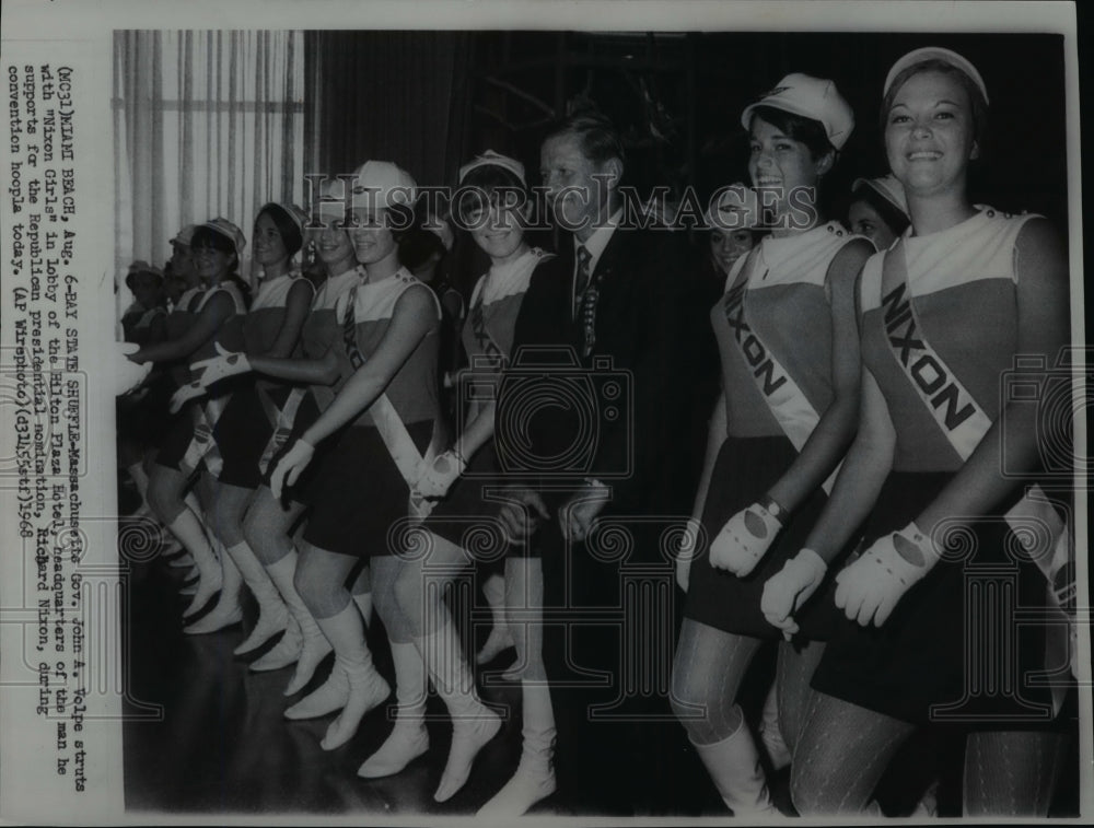 1968 Press Photo Massachusetts Gov John A Volpe struts with Nixon Girls in Miami- Historic Images