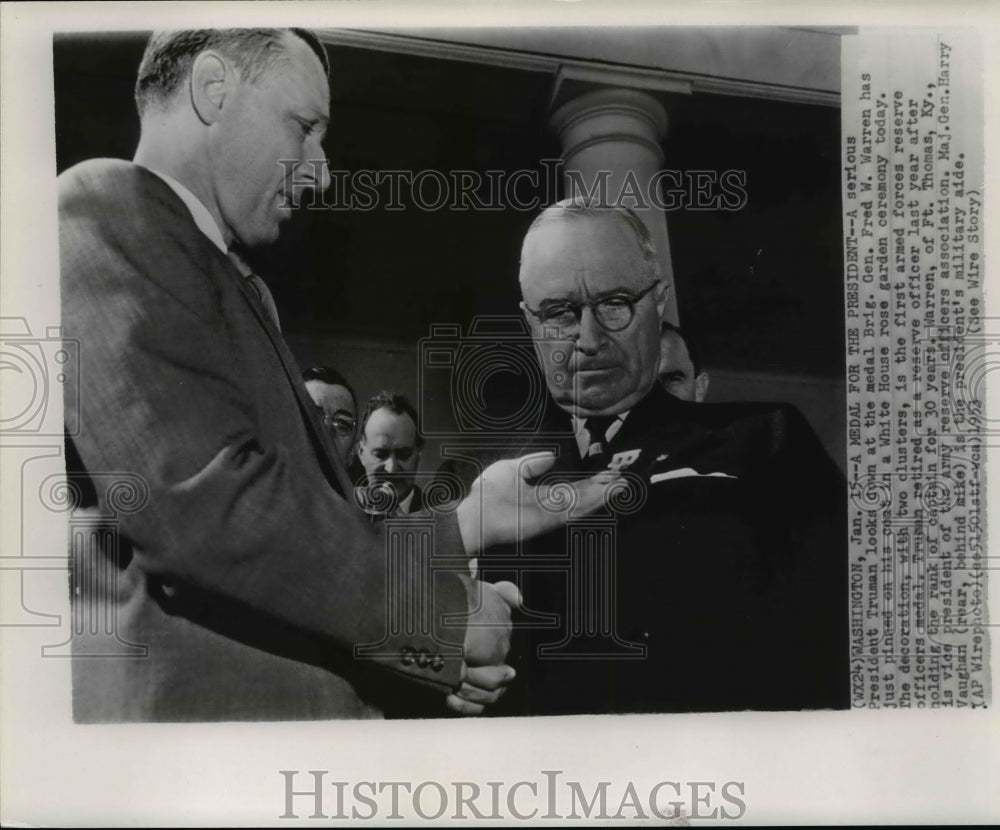 1953 Press Photo Brig. Gen. Warren pinned a medal to Pres. Truman at White House- Historic Images