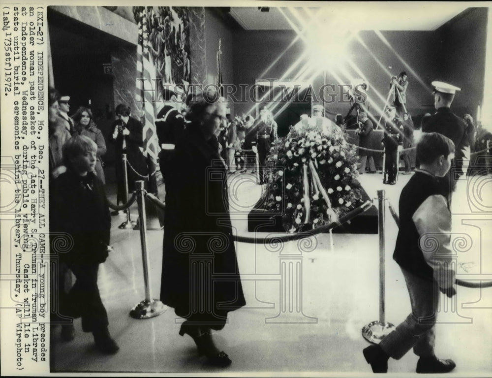 1972 Press Photo Public viewing of Casket of Former President Harry S Truman- Historic Images