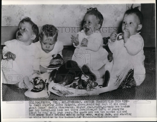 1939 Press Photo Joyce, Joan, Jeraldine & Jeanette- Badgett quads at 10 months- Historic Images