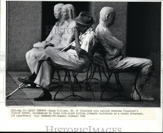 1989 Press Photo Art-Sculpture, Cleveland's Justice Center, sidewalk sculptures.- Historic Images