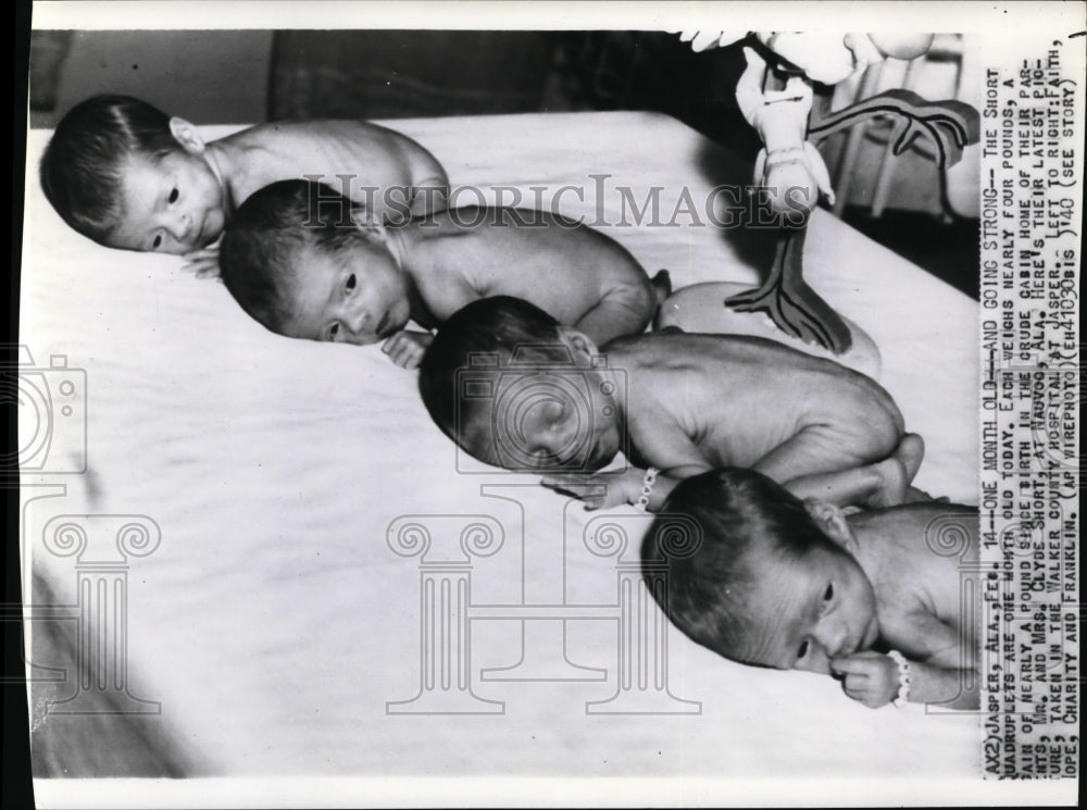 1940 Press Photo The one month old Short quadruplets of Alabama at their home- Historic Images