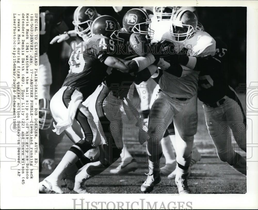 1988 Press Photo Cleveland running back Kevin Mack vs Denver Broncos- Historic Images